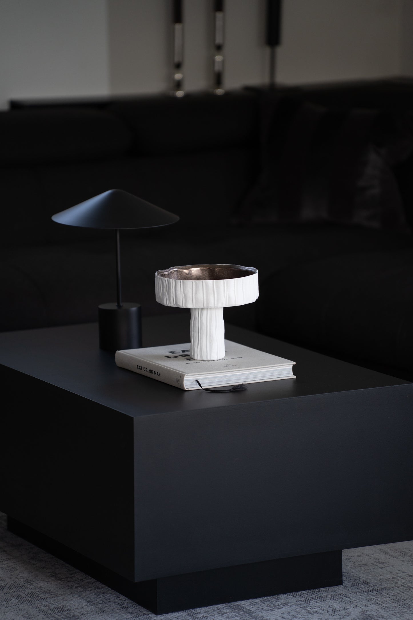Deko Schale auf Fuß weiß gold – Design Schale modern rund