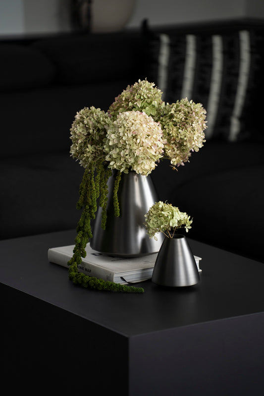 Konische Vase aus mattem Edelstahl, Anthrazit