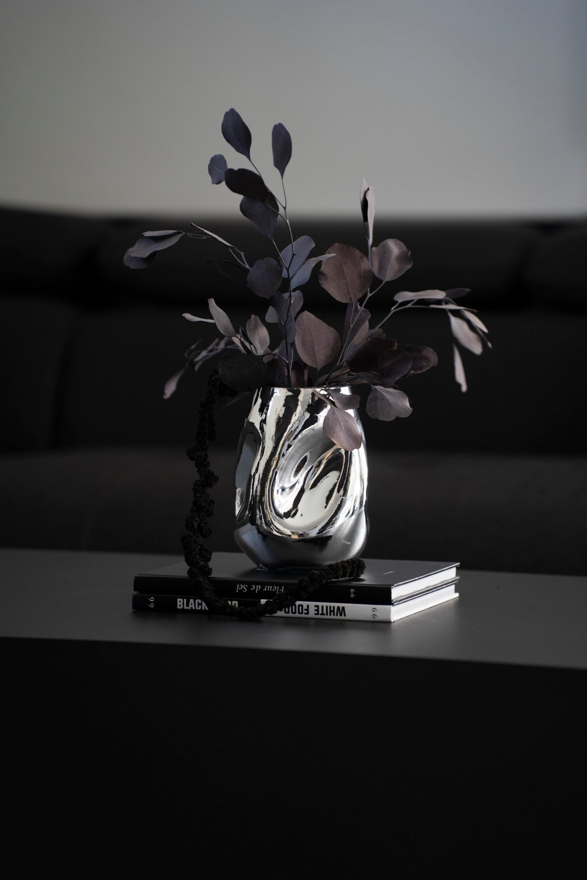 Skulpturale Glasvase in Silber mit organischem Design