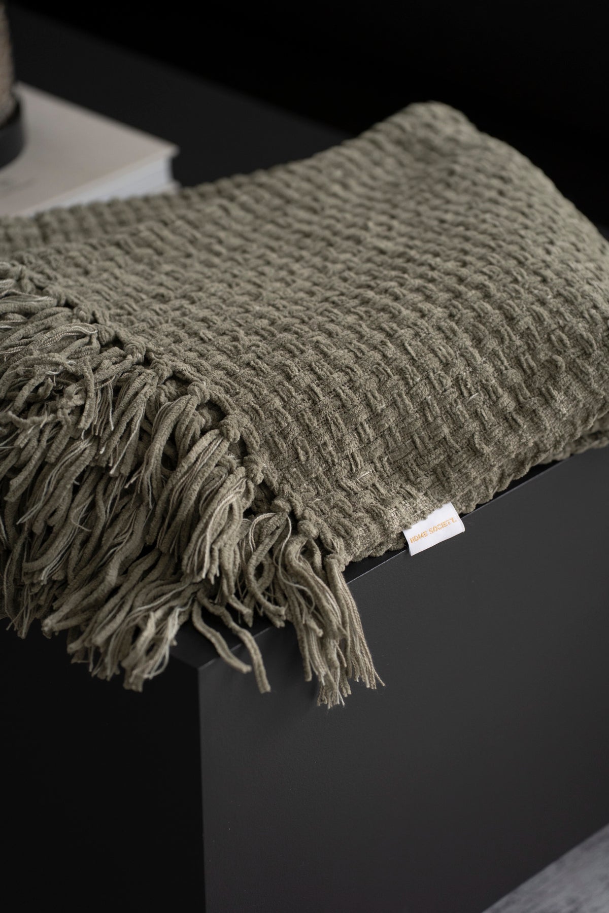 Handgewebte Decke aus Baumwoll-Chenille mit Fransen