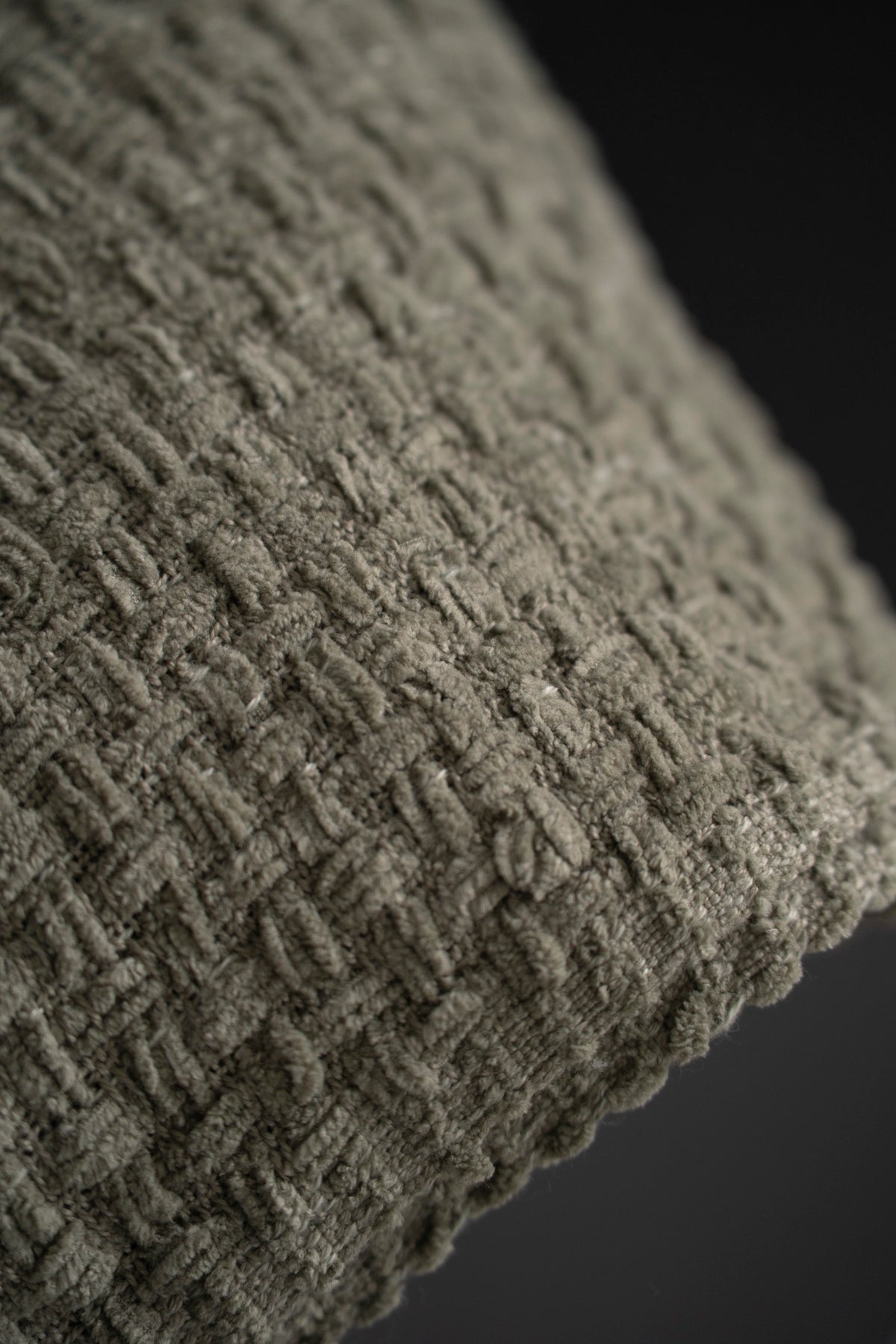 Handgewebte Decke aus Baumwoll-Chenille mit Fransen