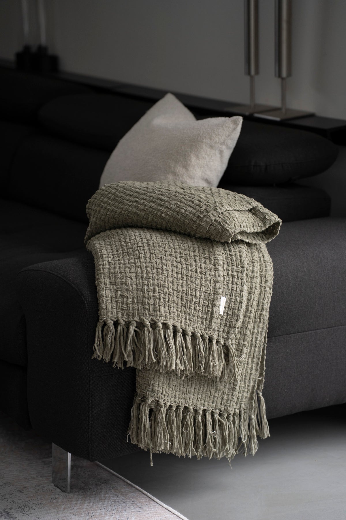 Handgewebte Decke aus Baumwoll-Chenille mit Fransen