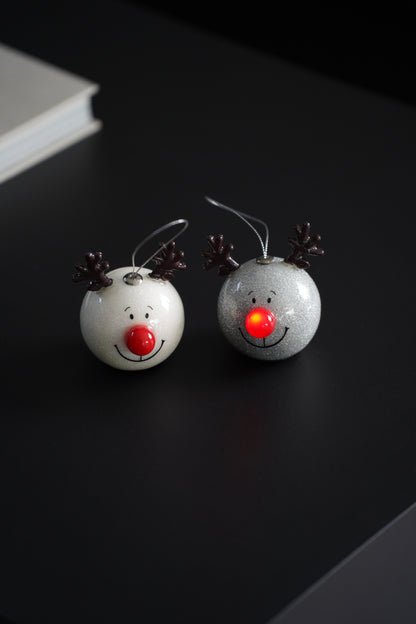 Glitzernde Rentier-Kugelanhänger mit LED-Nase, 2er-Set