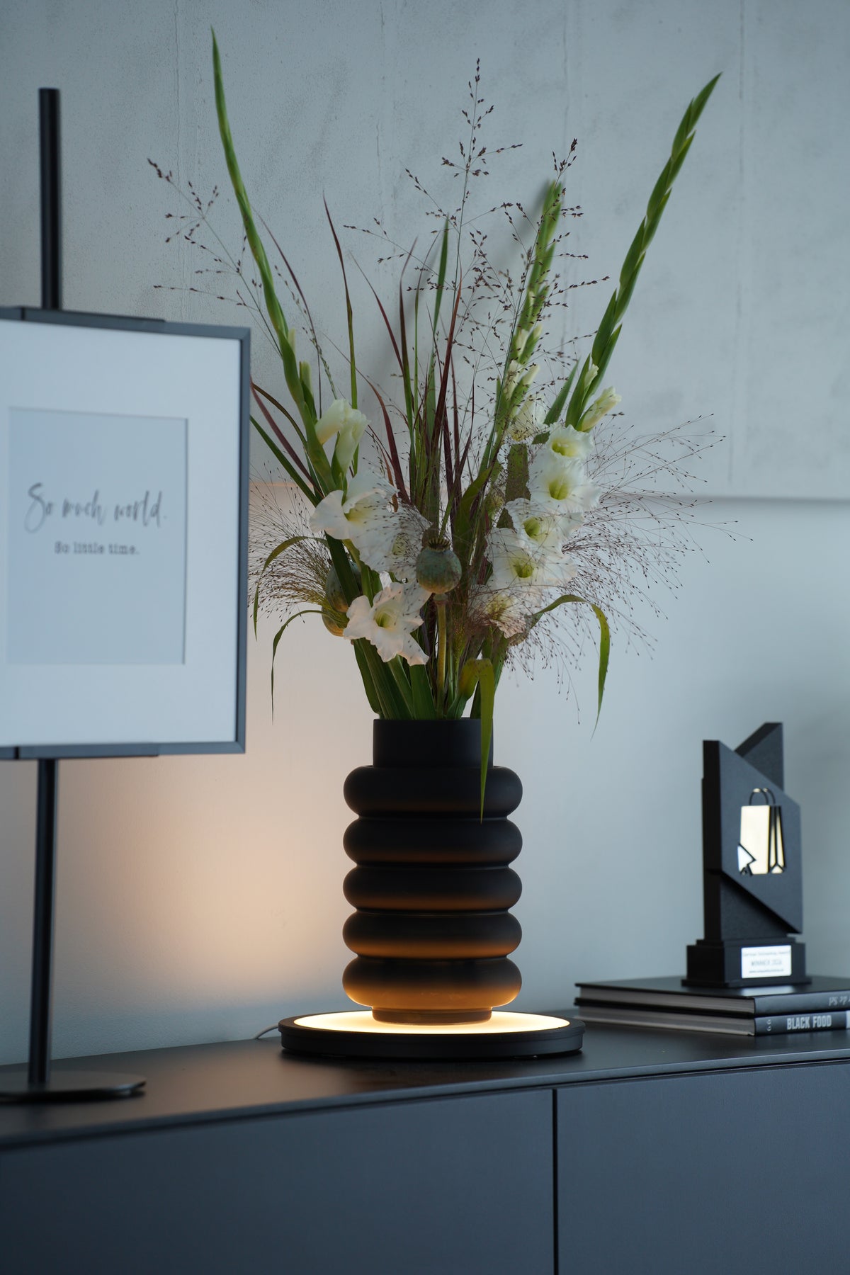 Glasvase schwarz matt rund – moderne Vase 20 oder 25 cm Glas Deko Vase