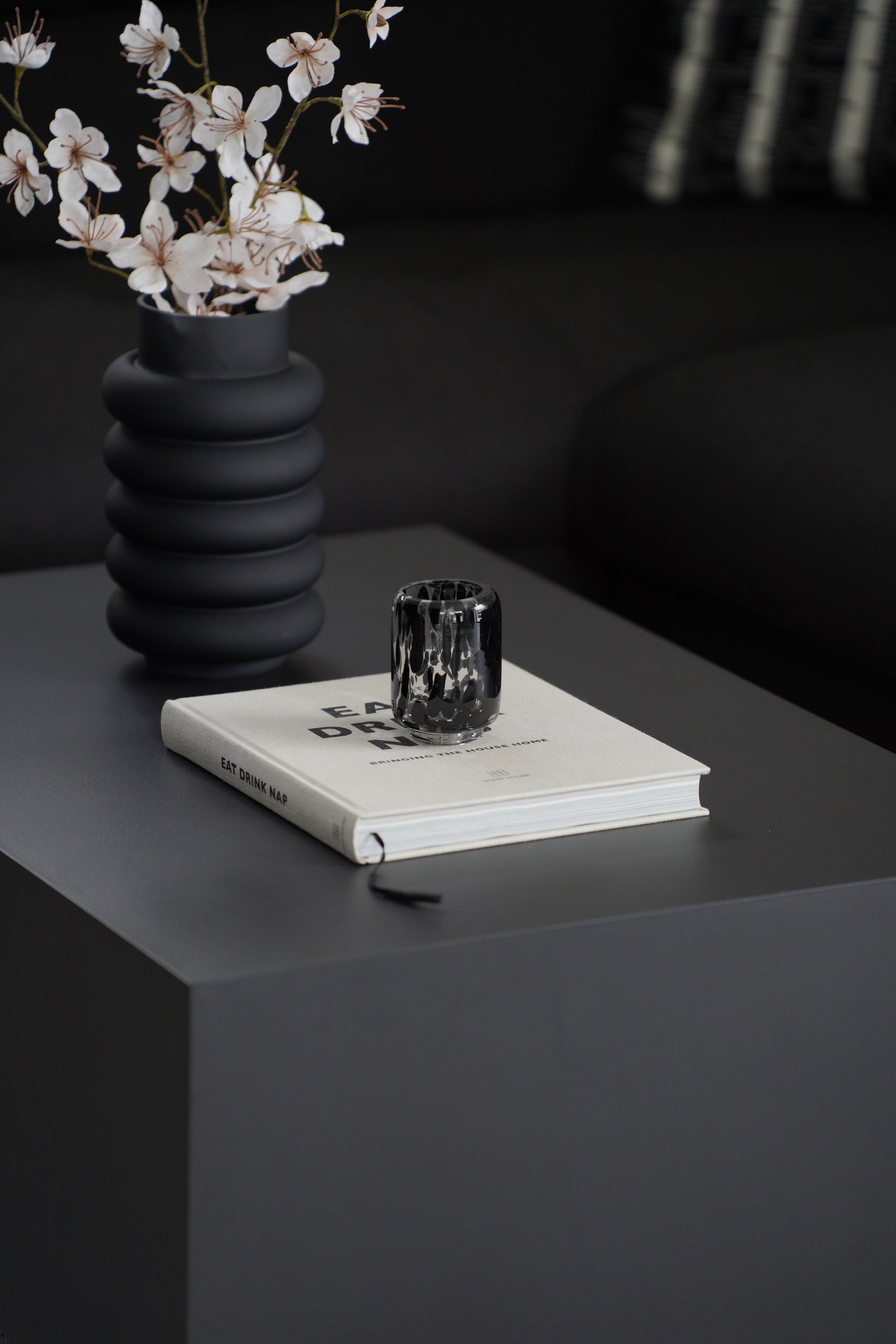 Design Windlicht aus Glas mit stilvollem schwarzen Muster