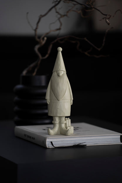 Deko-Figur Wichtel mit Geschenk aus Polyresin