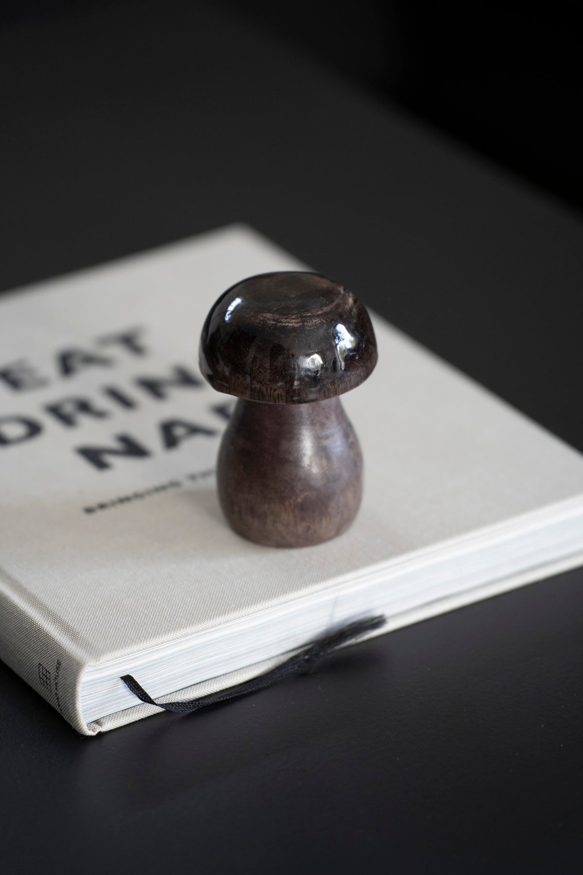 Deko Pilz aus Holz, Braun mit Glanz und Matt Finish