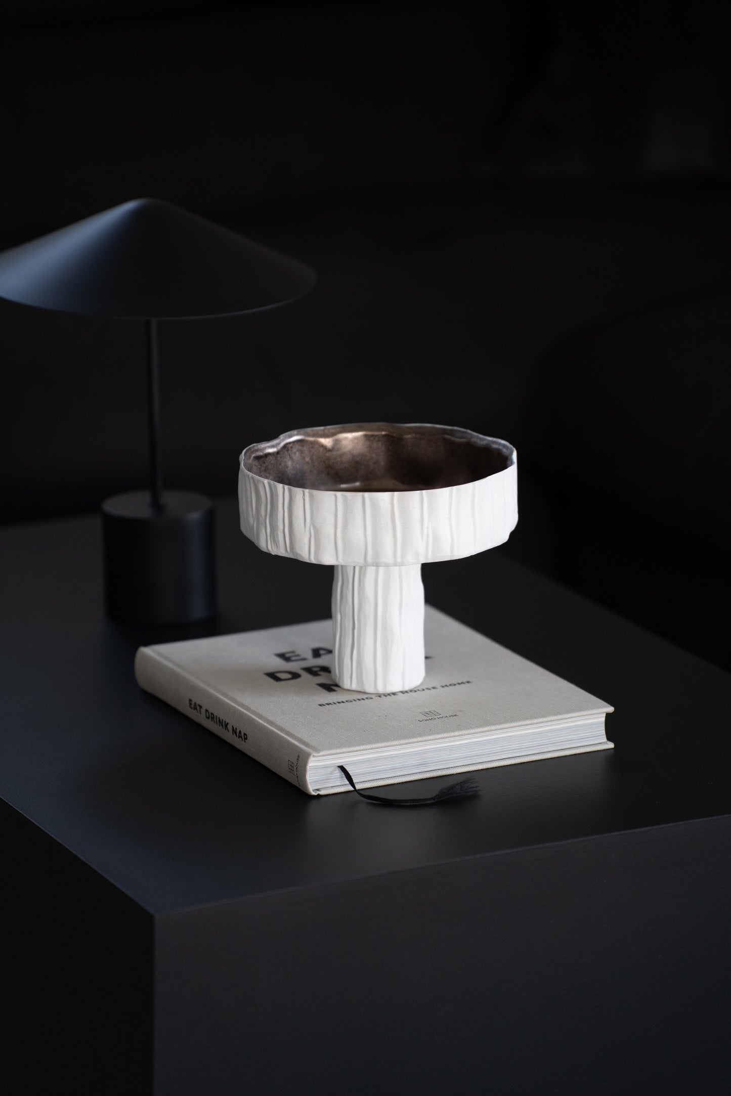 Deko Schale auf Fuß weiß gold – Design Schale modern rund