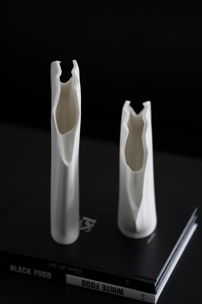 Dekorative Keramikvase mit Fächerdesign in Weiß