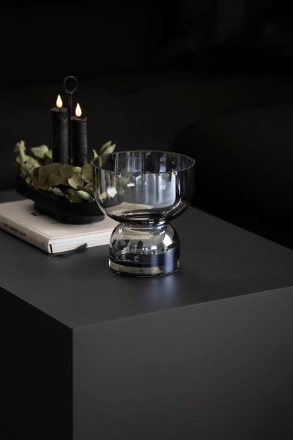 Elegante Glasschale auf Fuß in Grau mit spiegelndem Blauschimmer