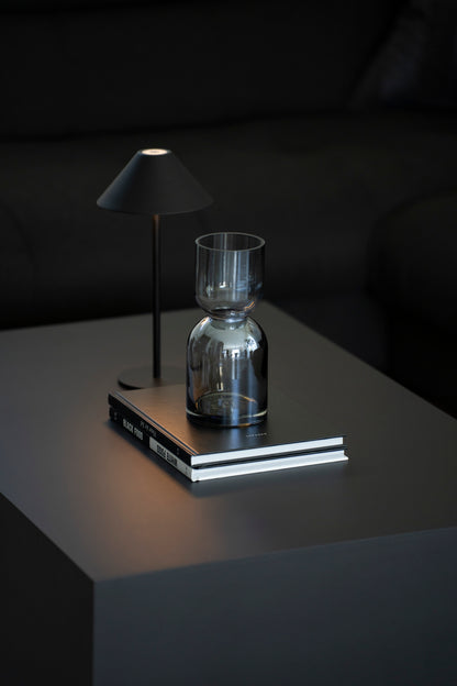 Elegante Glasvase in Grau mit Blauschimmer – 21,5 cm