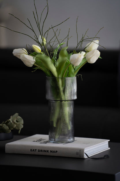Elegante Glasvase mit Rillenstruktur in Grau – 22,8 cm