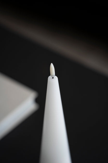 Elegante LED Kegelkerze (LUMI)