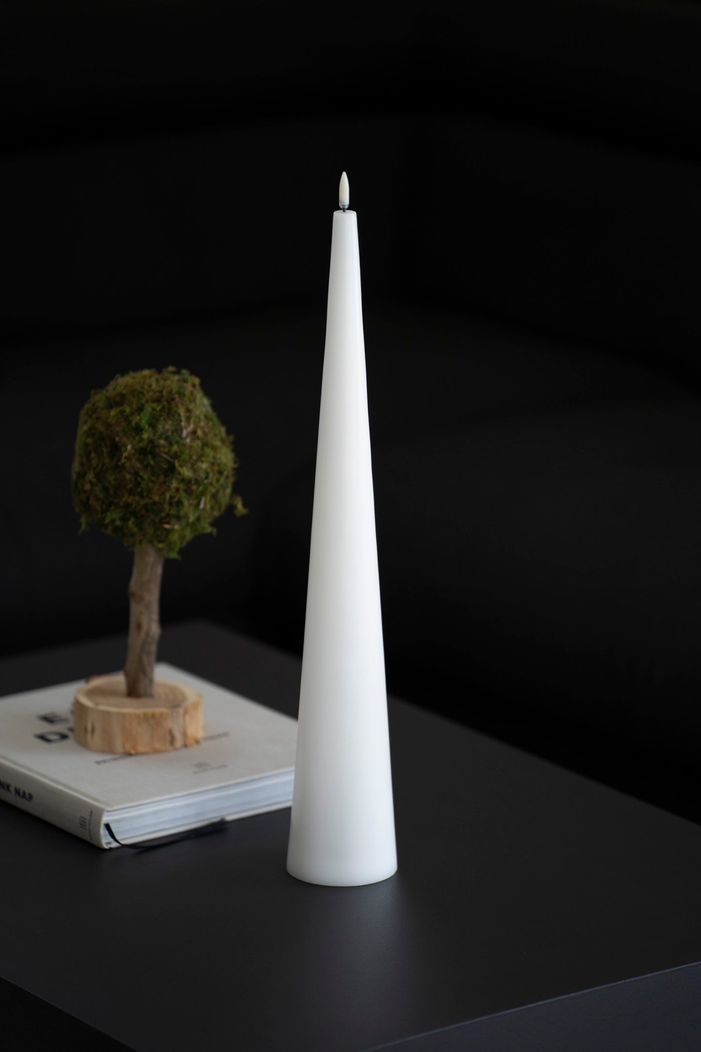 Elegante LED Kegelkerze (LUMI)