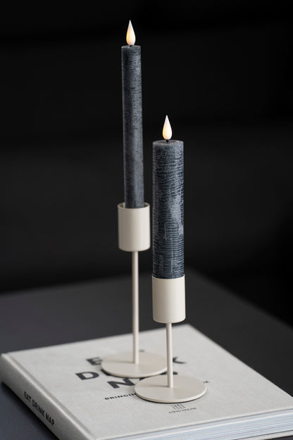 Eleganter Kerzenständer aus Metall für Stabkerzen, Beige
