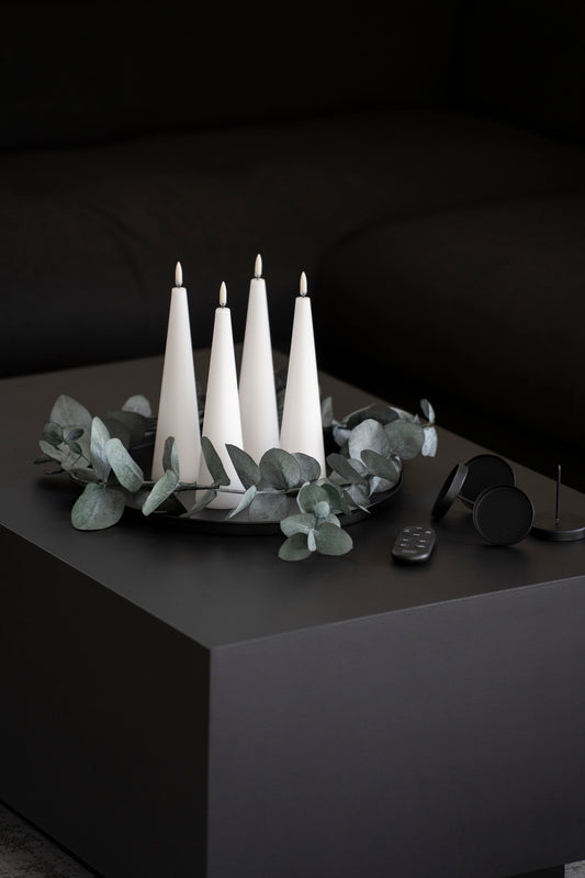 Elegantes LED-Kerzen-Set in Kegelform - 4er-Set mit Fernbedienung (LUMI)