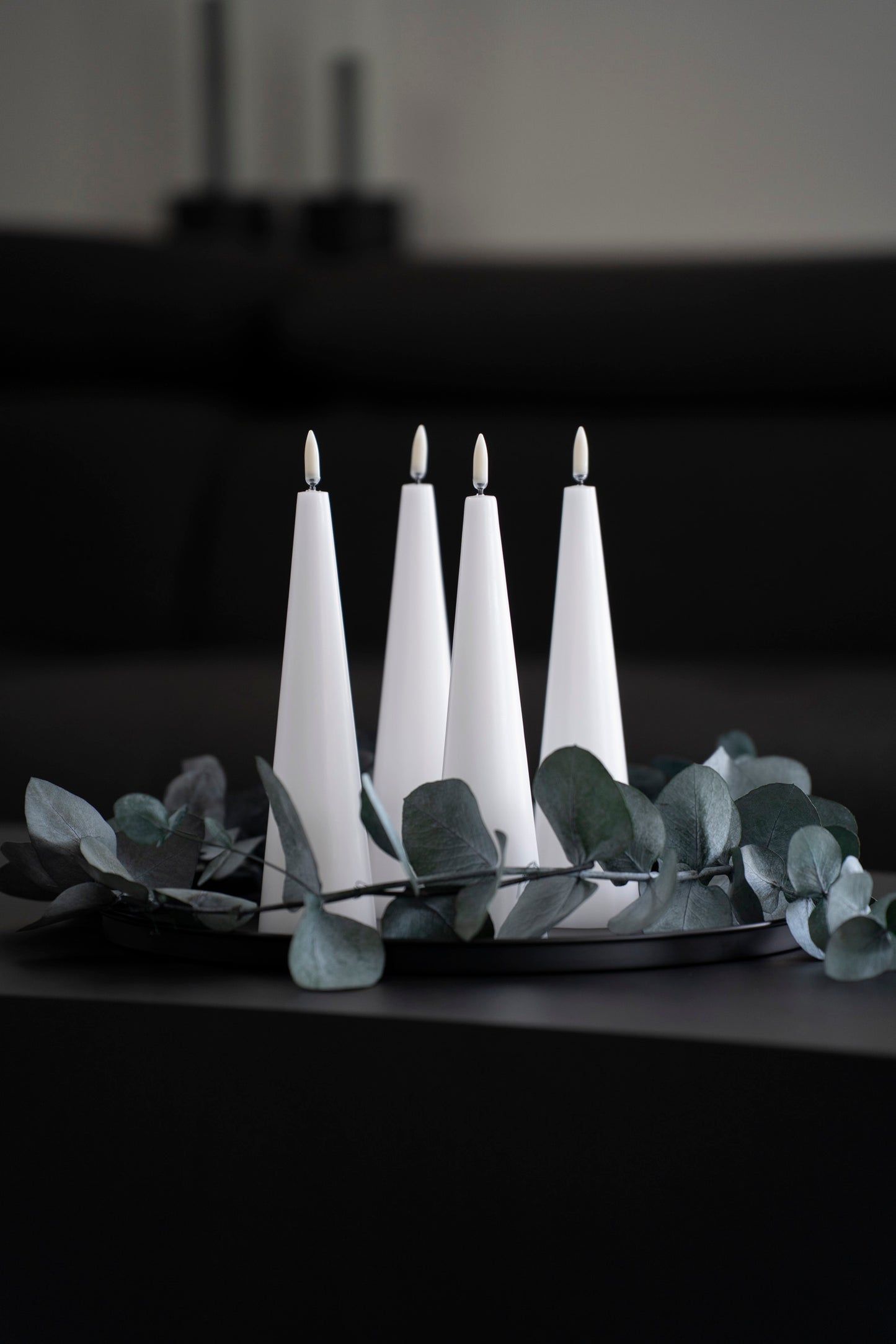 Elegantes LED-Kerzen-Set in Kegelform - 4er-Set mit Fernbedienung (LUMI)