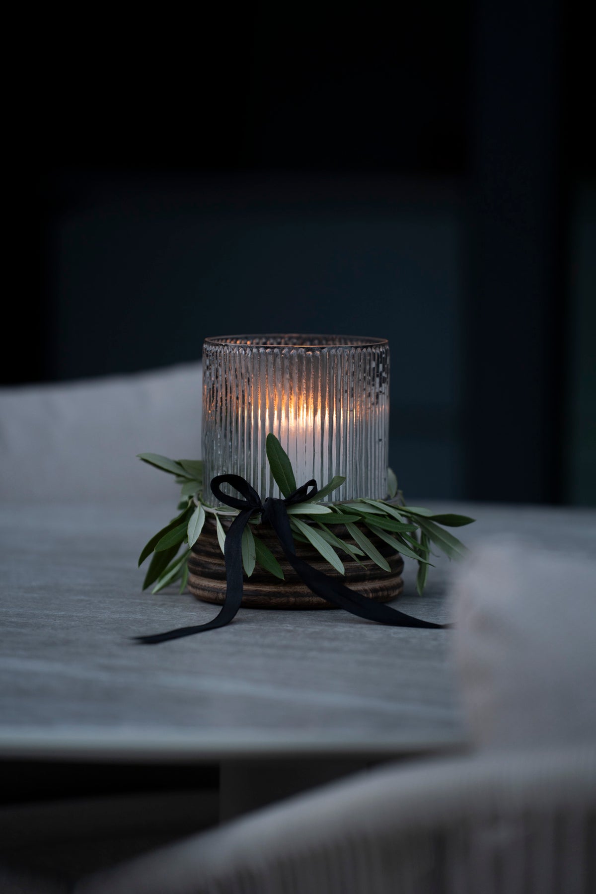 Elegantes Windlicht aus Glas & Mangoholz – 18 cm