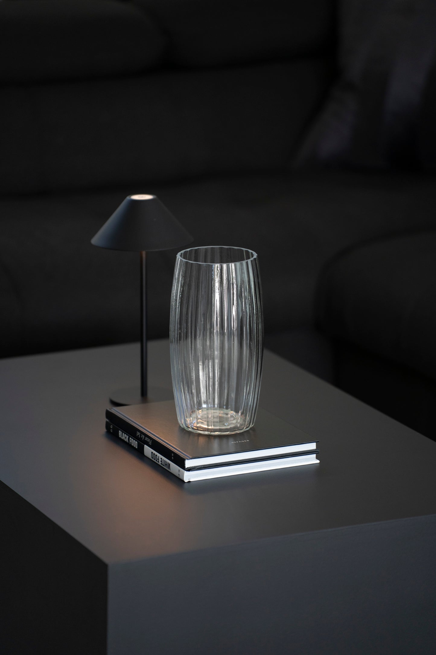 Geriffelte Glasvase in Klar – Zeitlos & Elegant