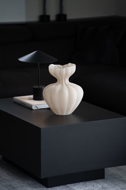 Glasvase cremeweiß matt 33 cm – organische Design Vase modern