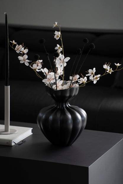 Glasvase schwarz matt 33 cm – organische Design Vase modern