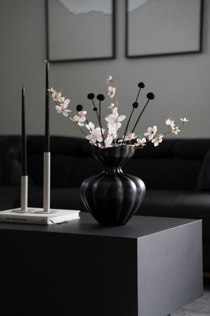 Glasvase schwarz matt 33 cm – organische Design Vase modern