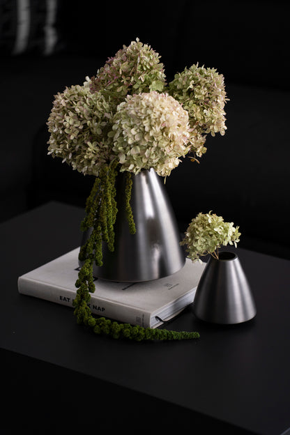 Konische Vase aus mattem Edelstahl, Anthrazit