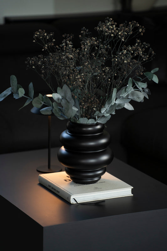 Matte Glasvase „Juliette“ in Schwarz – Organische Form