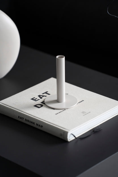 Metall-Kerzenhalter in Weiß – Minimalistisches Design
