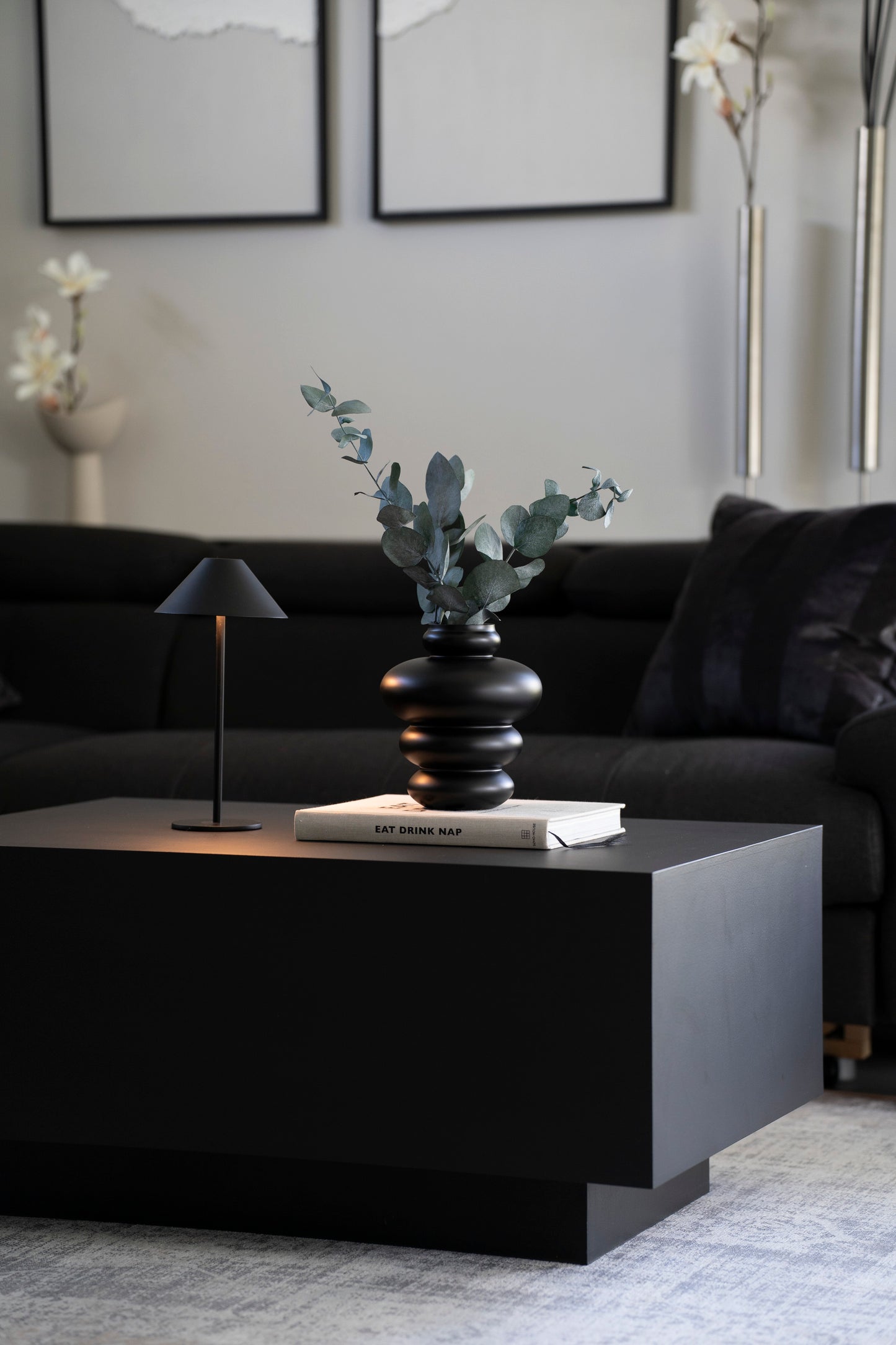 Moderne Glasvase „Julie“ in Schwarz – Organisches Design