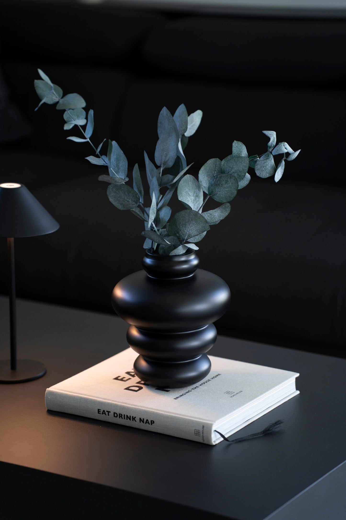 Moderne Glasvase „Julie“ in Schwarz – Organisches Design