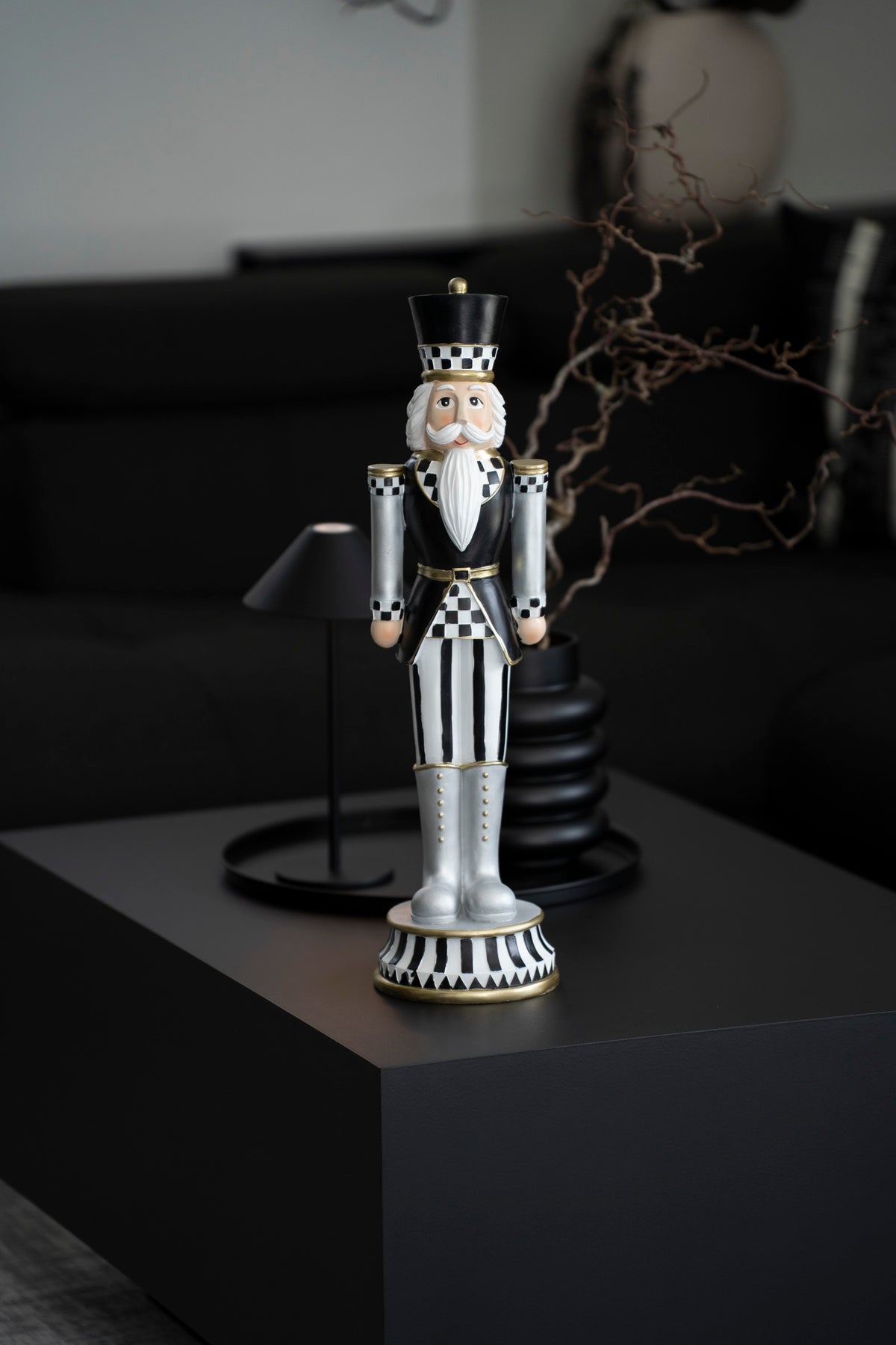 Moderner Deko-Nussknacker in Schwarz-Weiß mit Gold-Akzenten, 56 cm