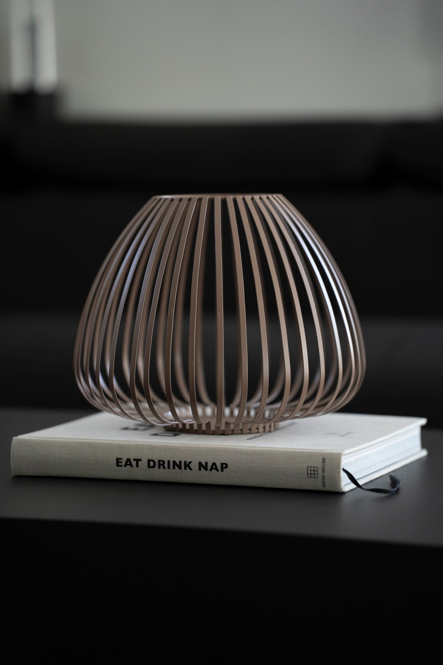 Modernes Windlicht, Braun matt