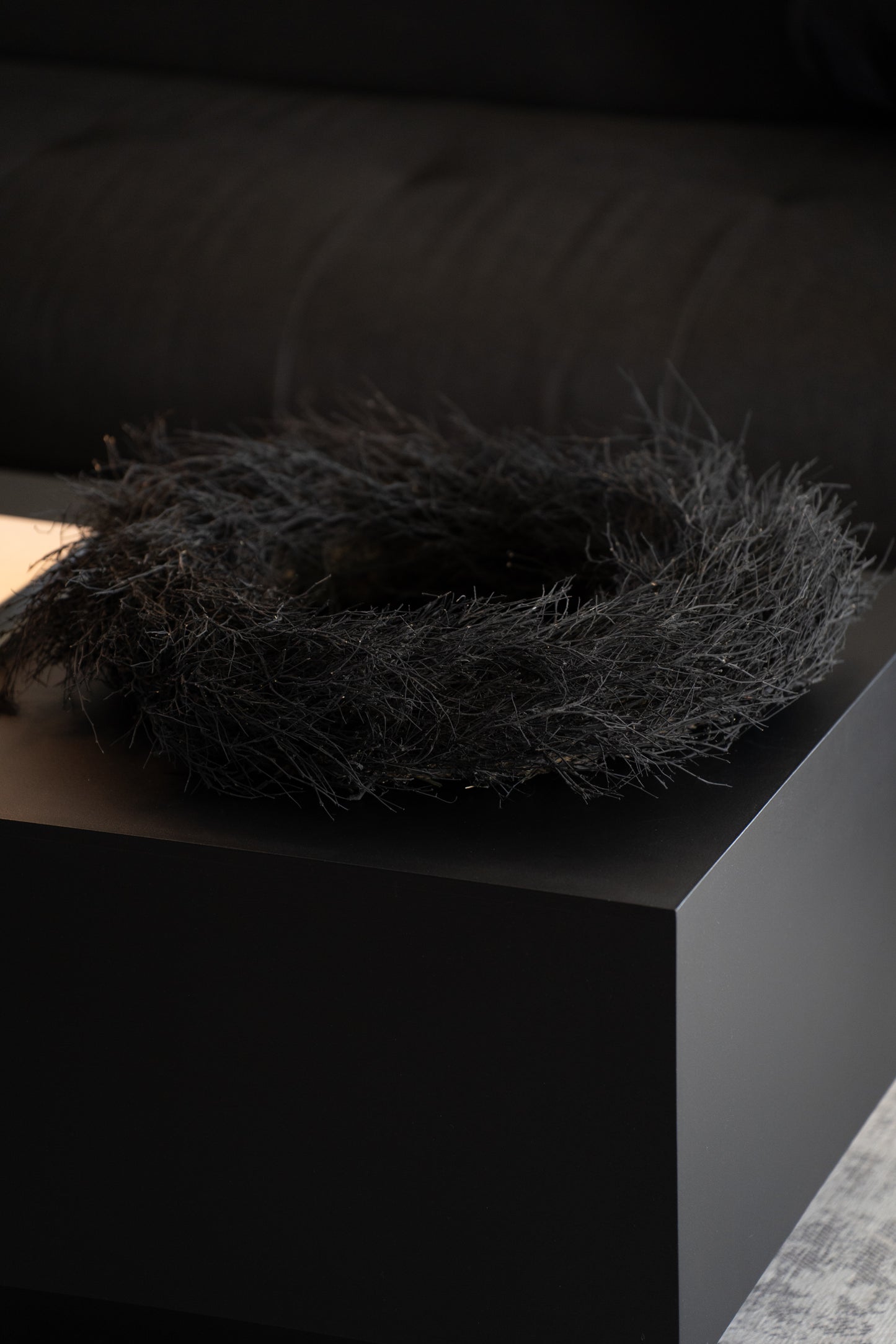 Naturkranz schwarz 50 cm – Deko Kranz modern
