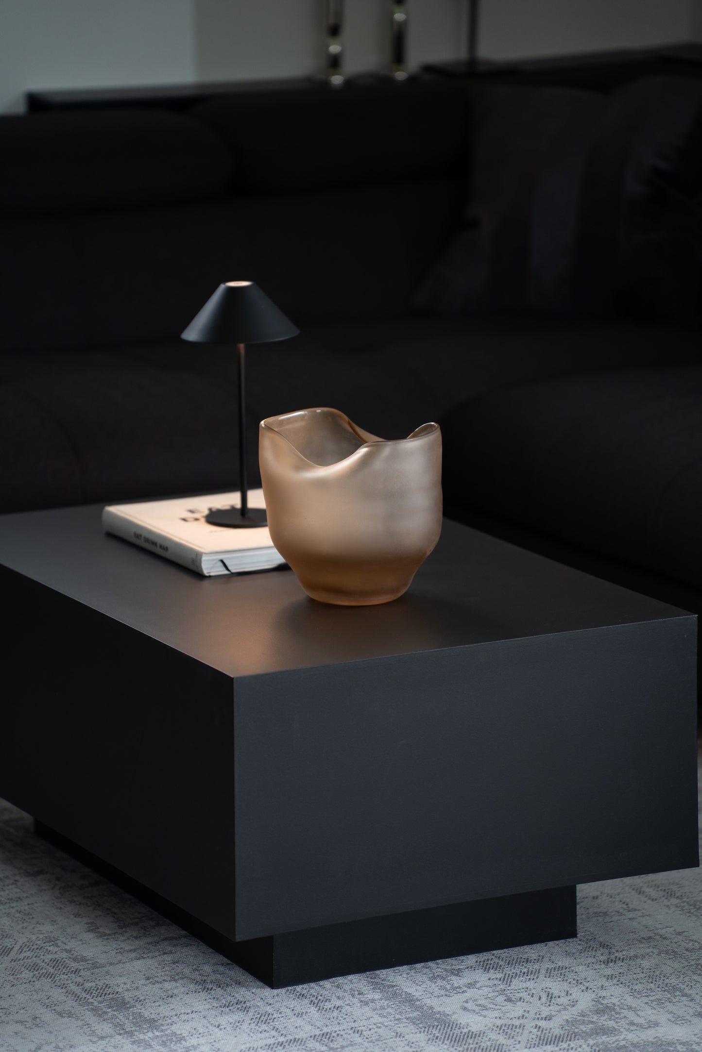 Glasvase beige modern – Design Vase organisch rund