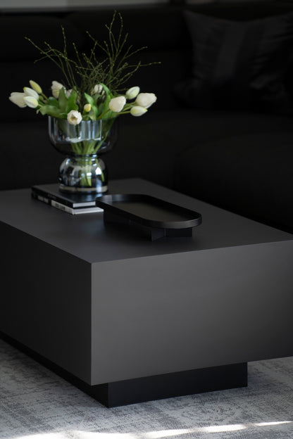 Schwarzes Metalltablett mit Fuß – modern & minimalistisch