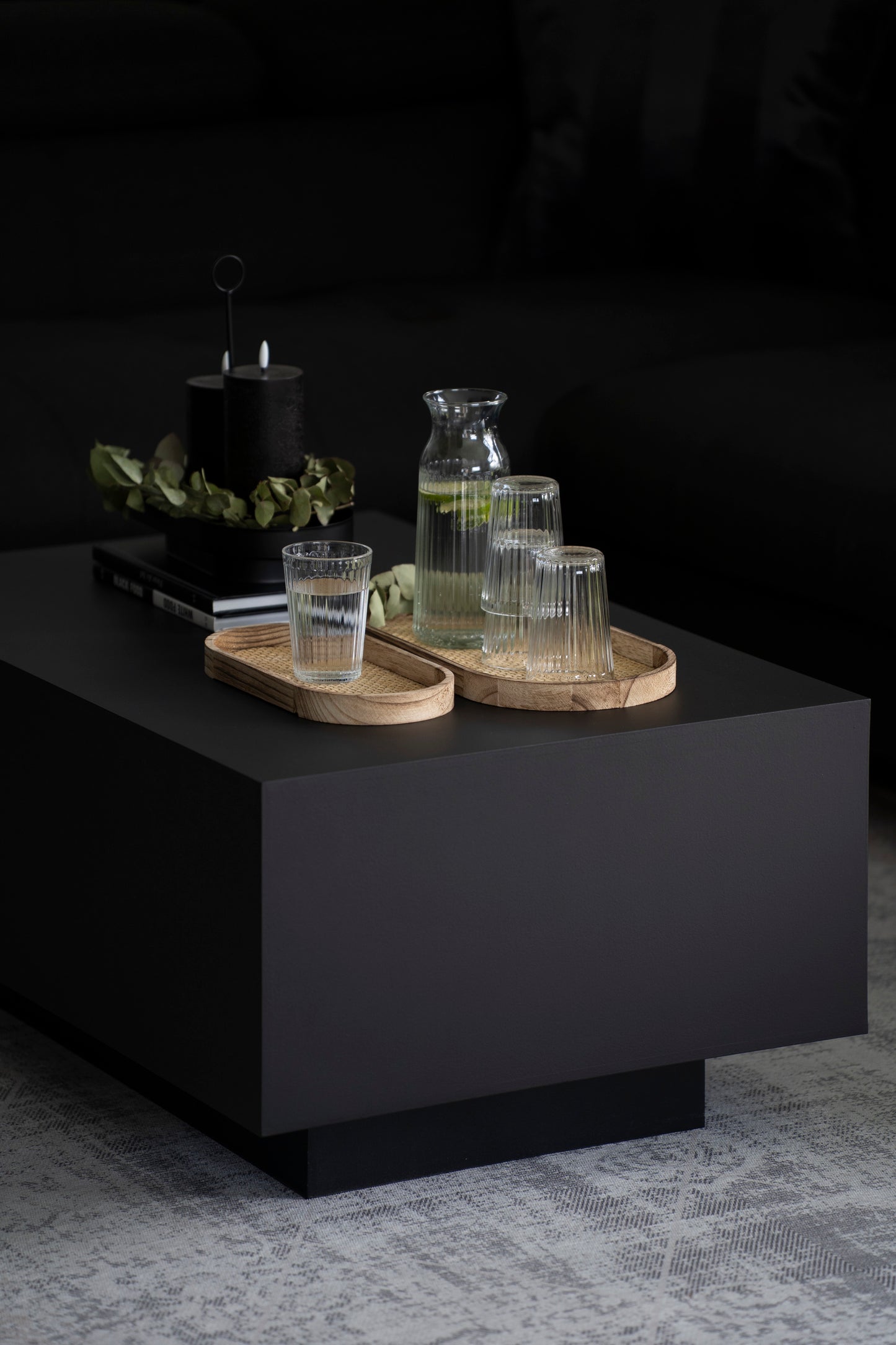 Ovales Tablett-Set aus Holz & Rattan – 2er Set Natur