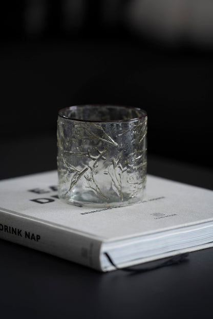 Rundes Glas Windlicht mit Natur-Einschlüssen