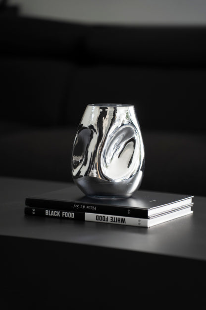 Skulpturale Glasvase in Silber mit organischem Design