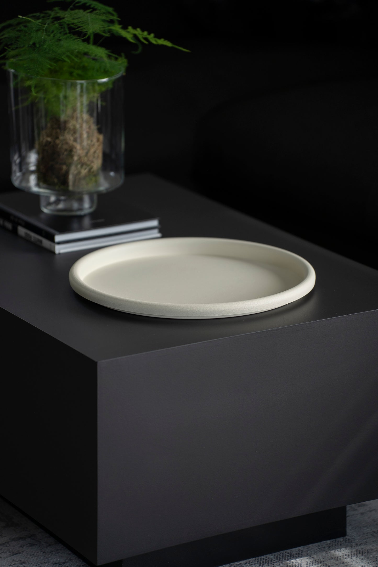 Minimalistisches Metall-Tablett Ø38 cm – Cremeweiß Matt